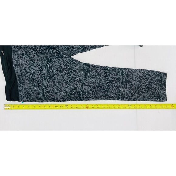 Nike Dri-Fit Gray Leopard Athletic Crop Running Leggings Womens Size Large L 729 - Picture 7 of 11